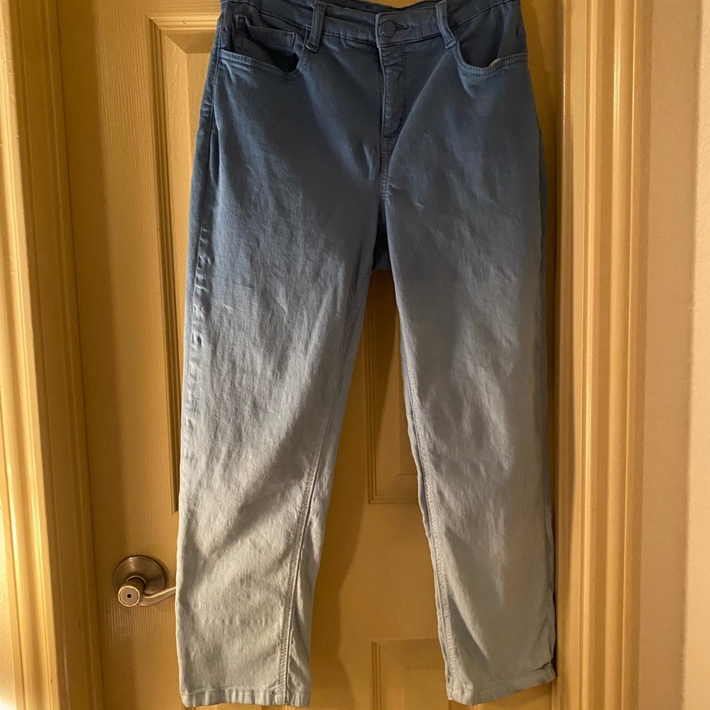 Size 8 Jones NY Chelsea cuffed capris blue ombré